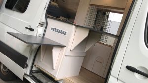 Klapptische montiert